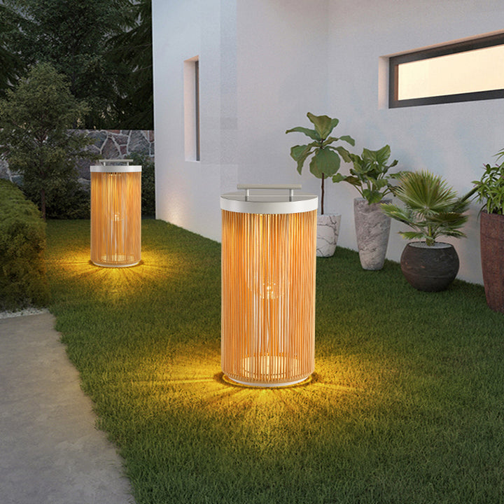 Kyrbis_Solar_Outdoor_Lamp_04