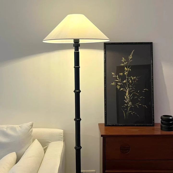 LAY_Floor_Lamp_2