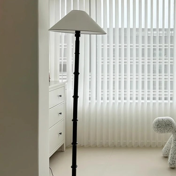 LAY_Floor_Lamp_3