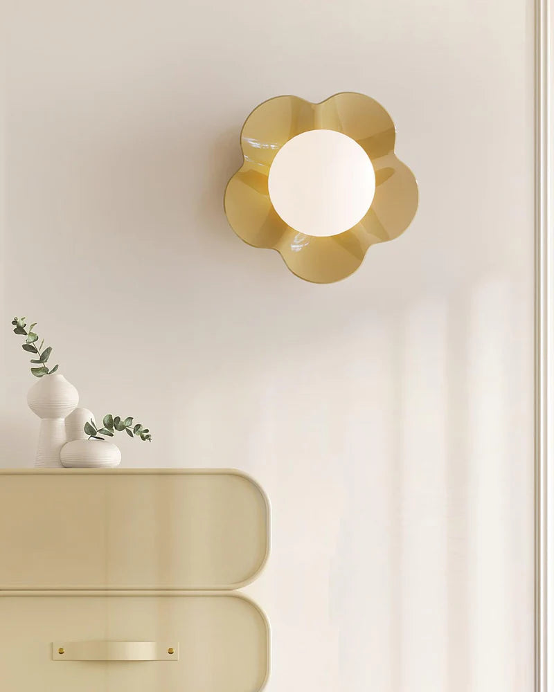 La_Fleur_Wall_Lamp_4