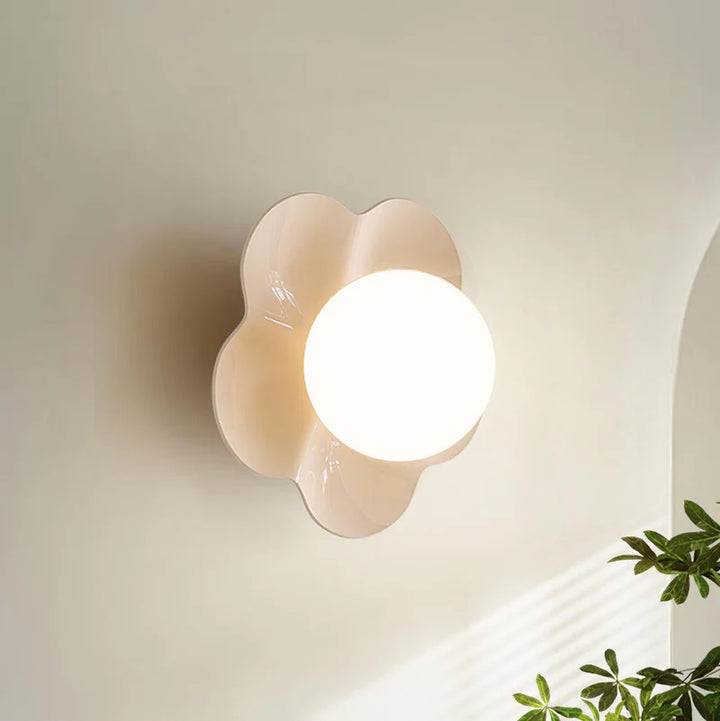 La_Fleur_Wall_Lamp_6