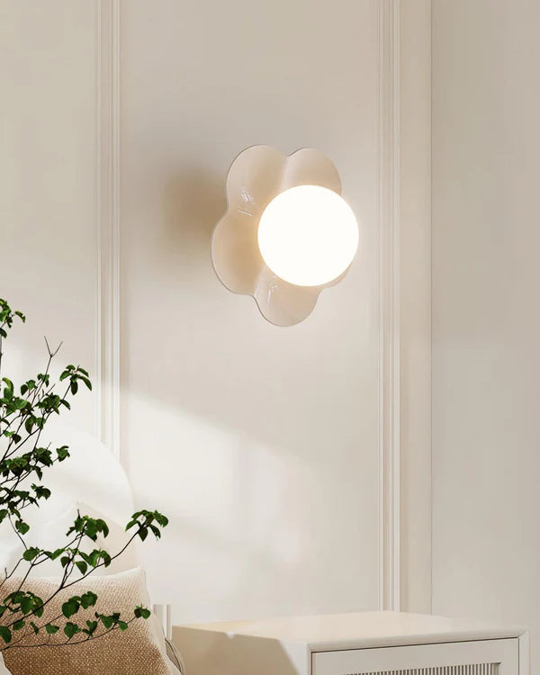 La_Fleur_Wall_Lamp_9