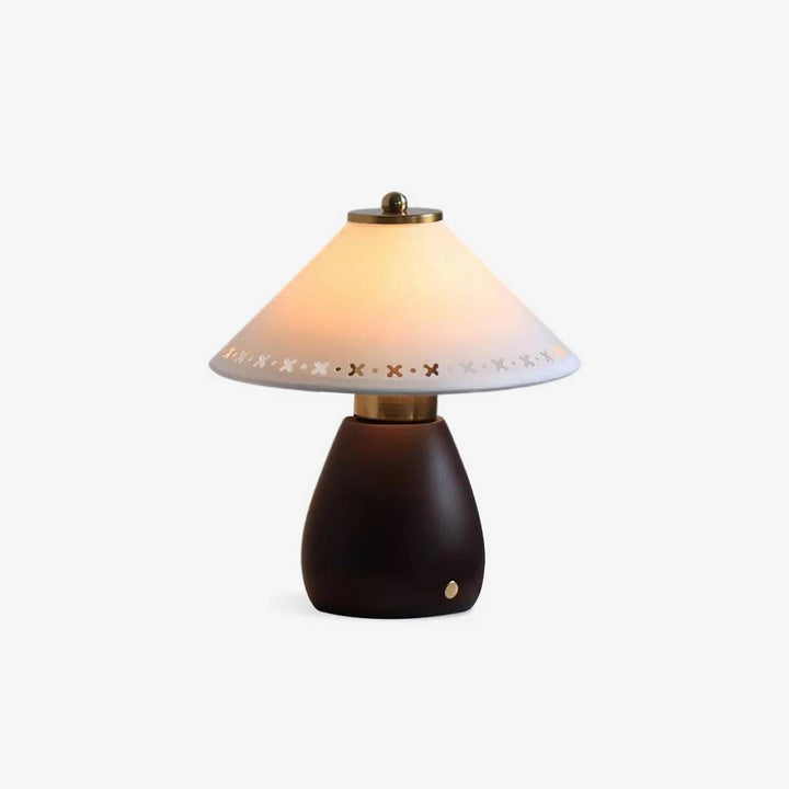 Lantia_Table_Lamp_01