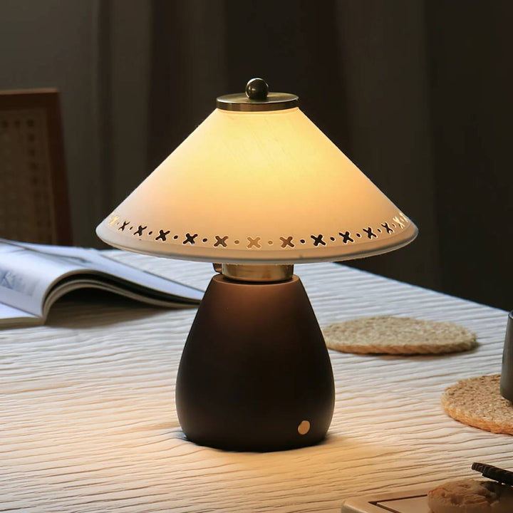 Lantia_Table_Lamp_04