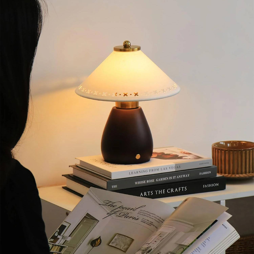 Lantia_Table_Lamp_05