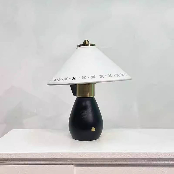 Lantia_Table_Lamp_07
