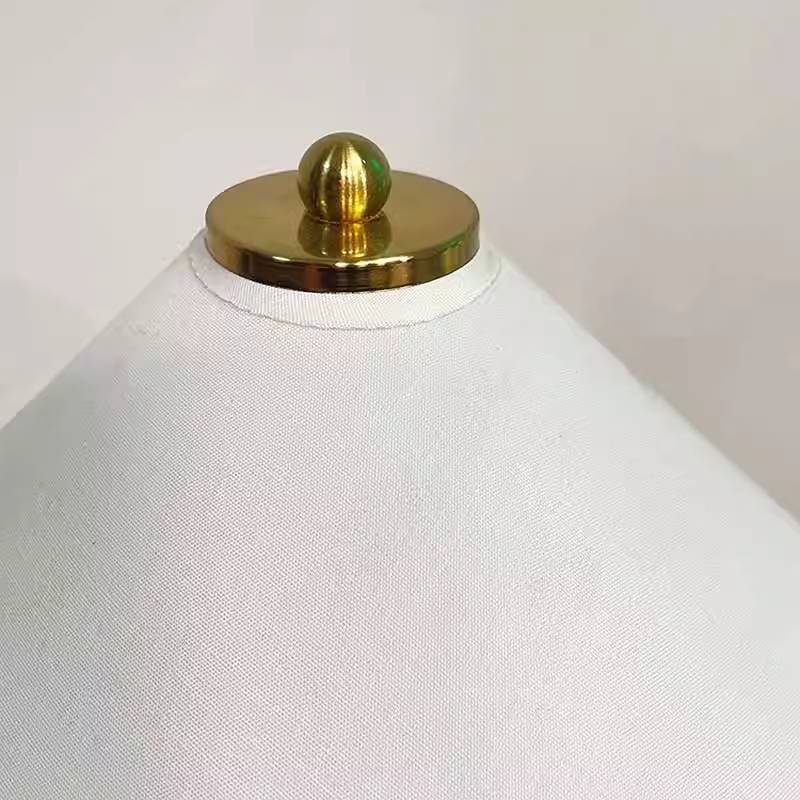 Lantia_Table_Lamp_10