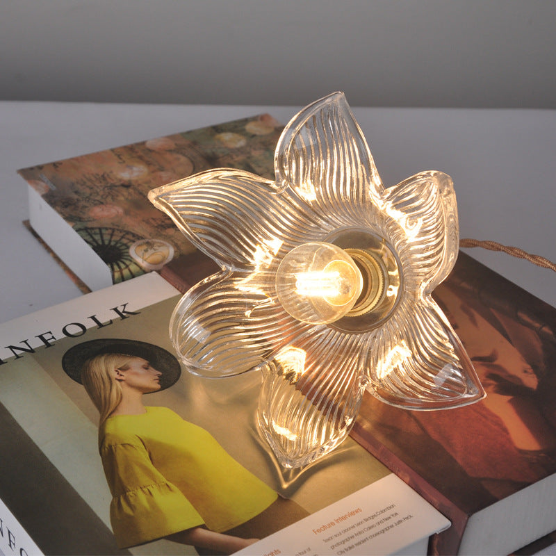 Lily Pendant Light 9