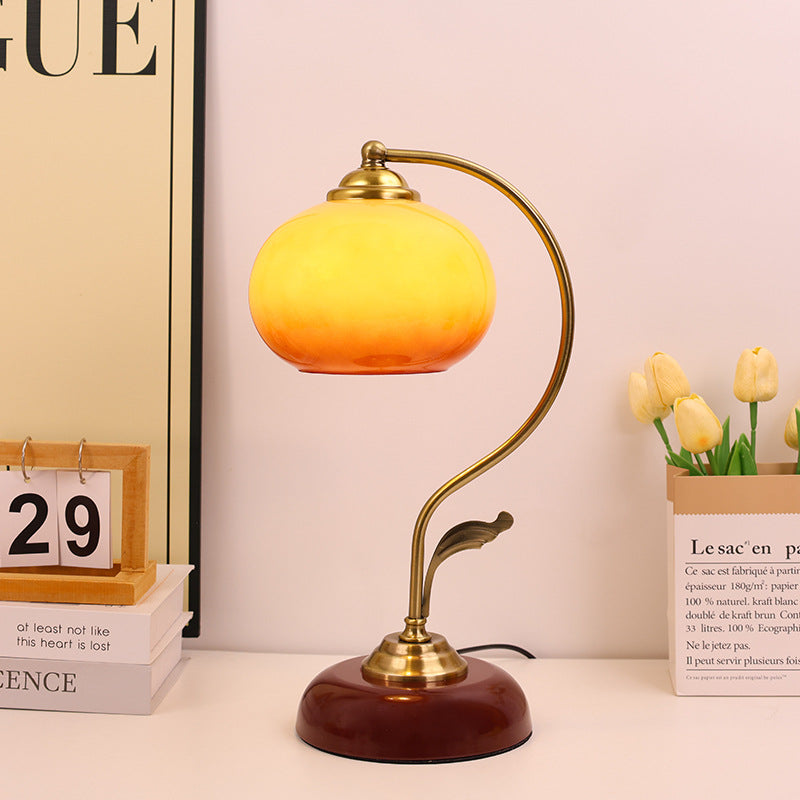 Liora_Table_Lamp_02