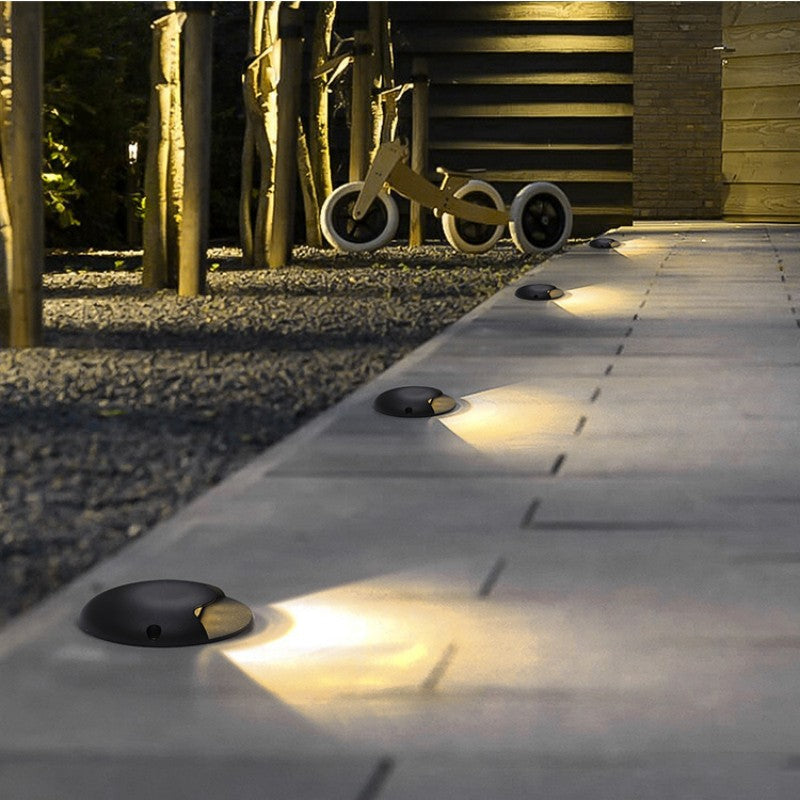 Low_Profile_Outdoor_Path_Light__9