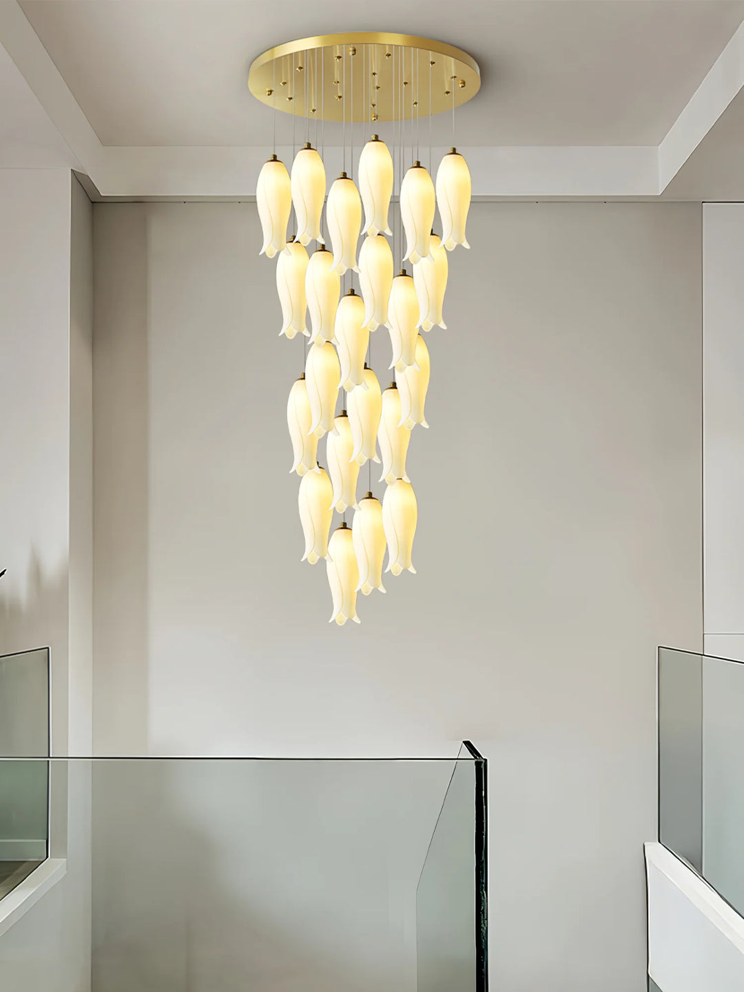 Luma_Flora_Stairs_Chandelier_8