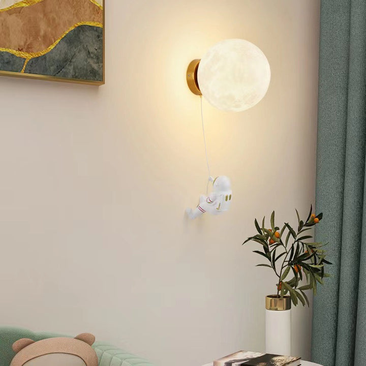 Lunar_Wall_Lamp_02