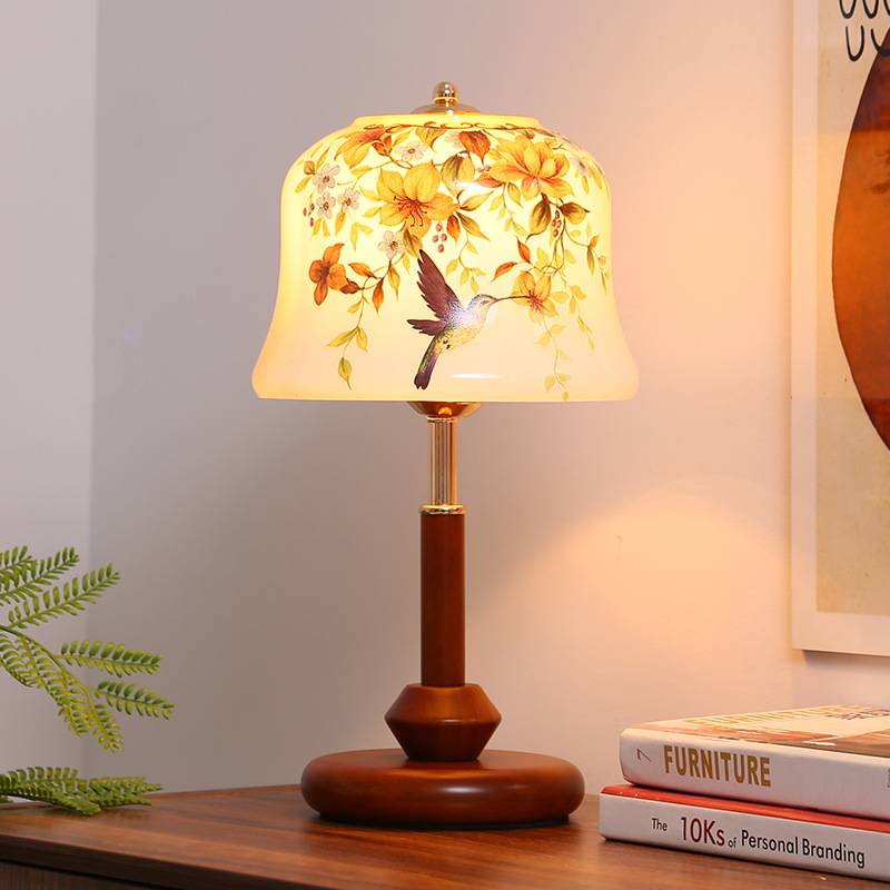 Magpie_Glass_Table_Lamp_03