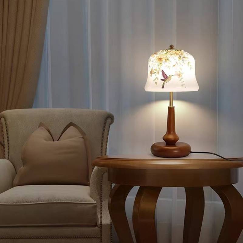 Magpie_Glass_Table_Lamp_04