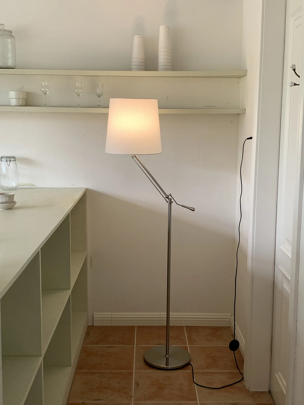 Medea_Floor_Lamp_10