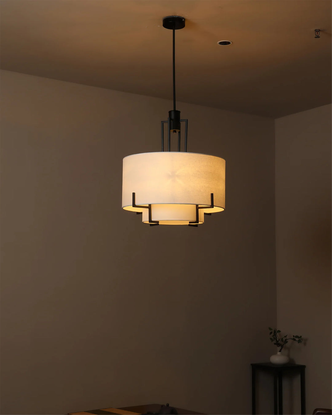 Minimal Strum Pendant Light