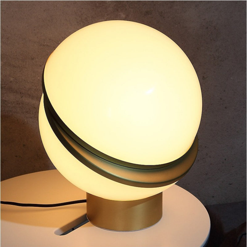 Misaligned_Ball_Table_Lamp_3