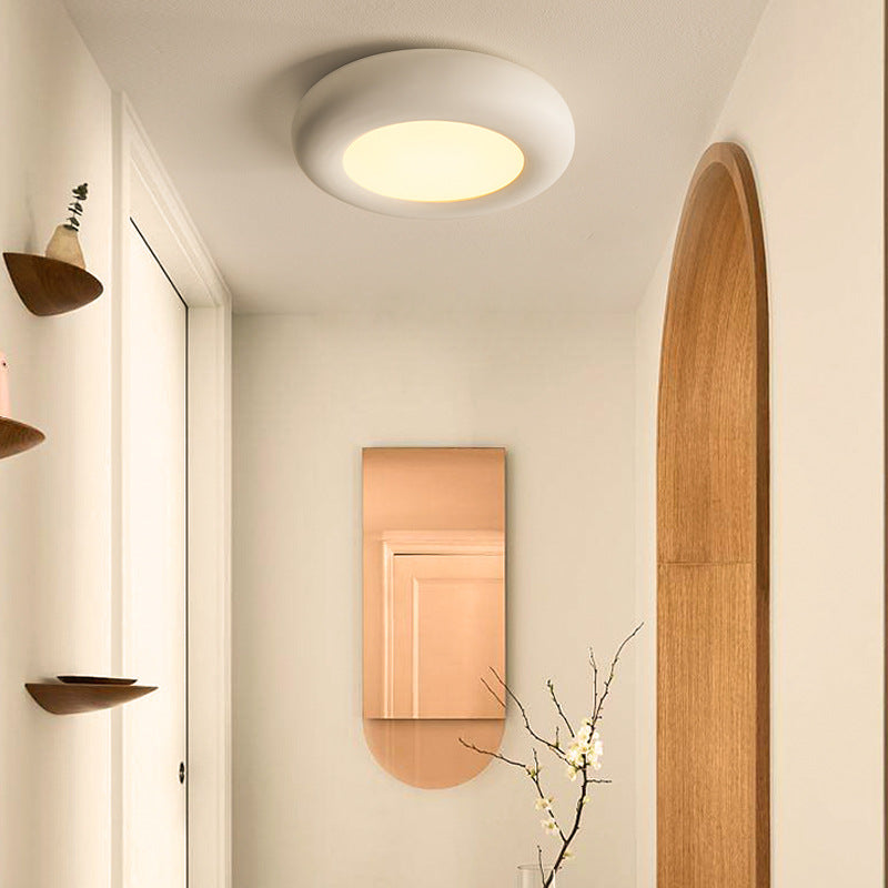 Modern_Oval_Ceiling_Light_04