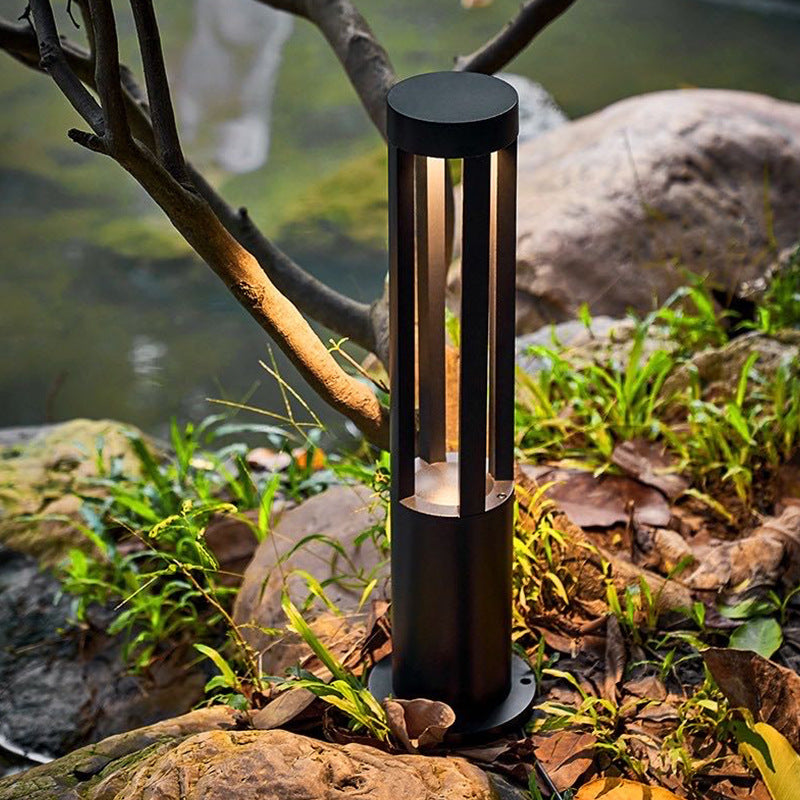 Modern_cylindrical_Garden_Light_7