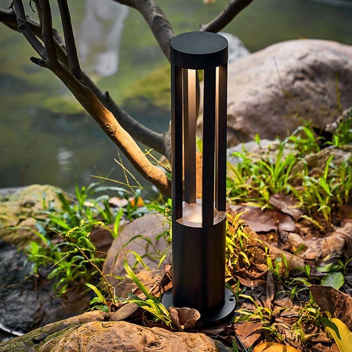 Modern_cylindrical_Garden_Light_7