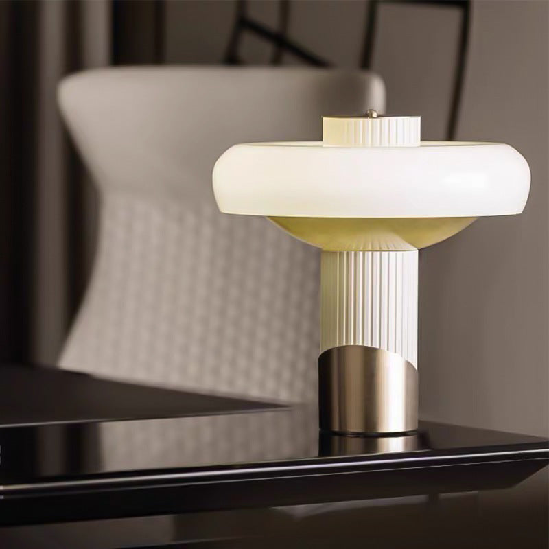 Moza_Table_Lamp_2