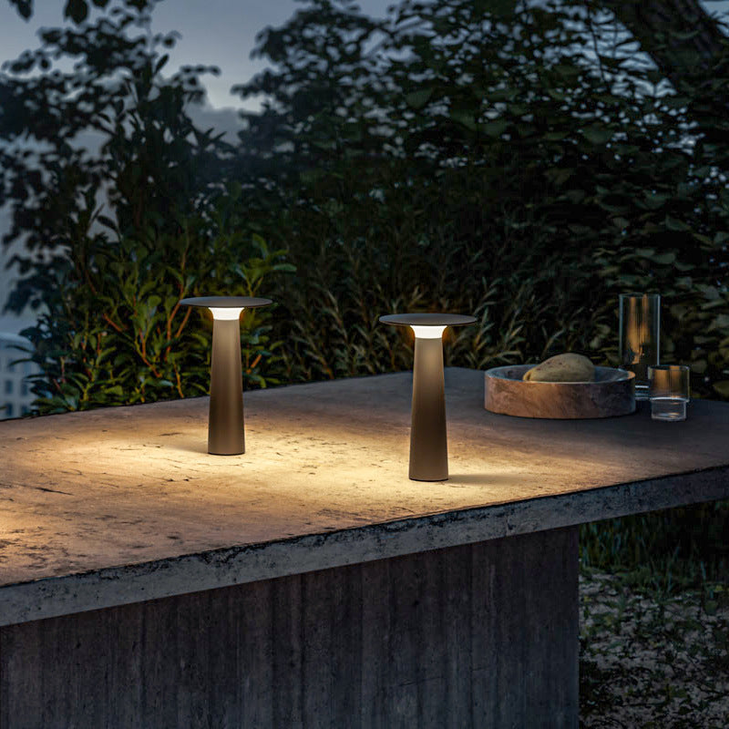 Nora_Disk_Outdoor_Table_Lamp_06