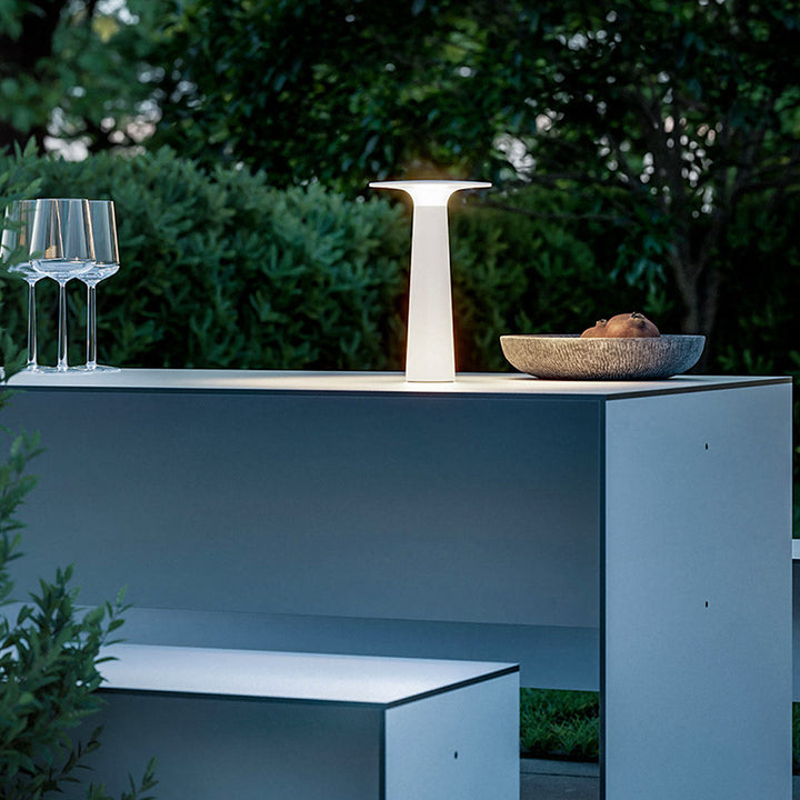 Nora_Disk_Outdoor_Table_Lamp_08