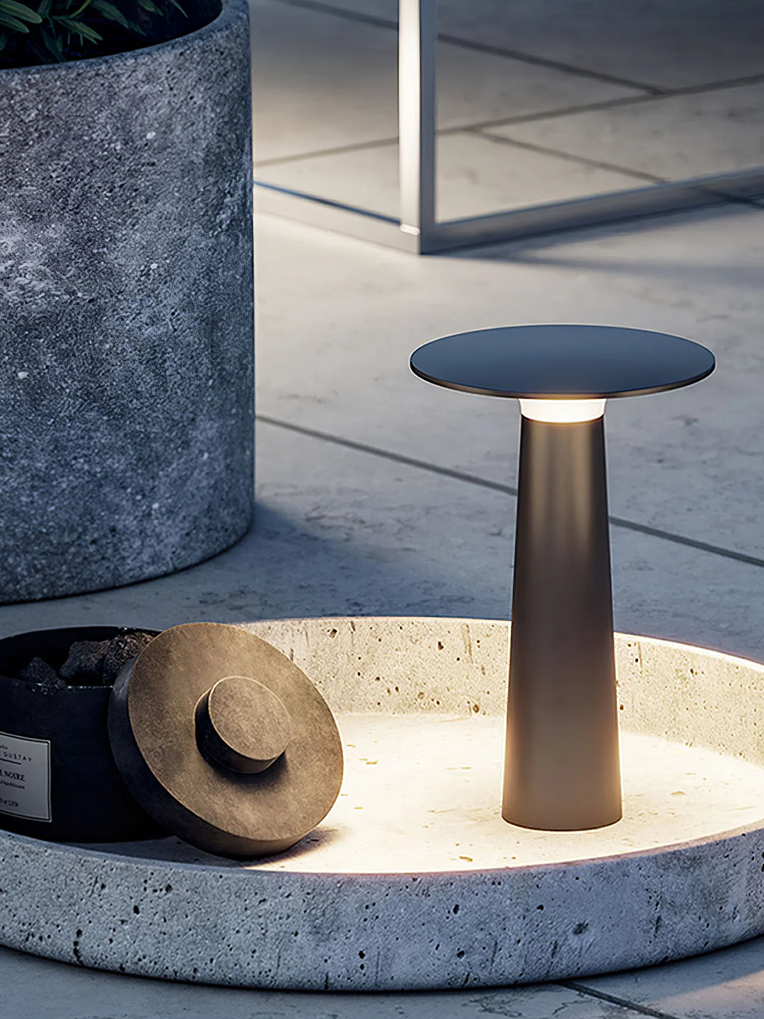 Nora_Disk_Outdoor_Table_Lamp_10