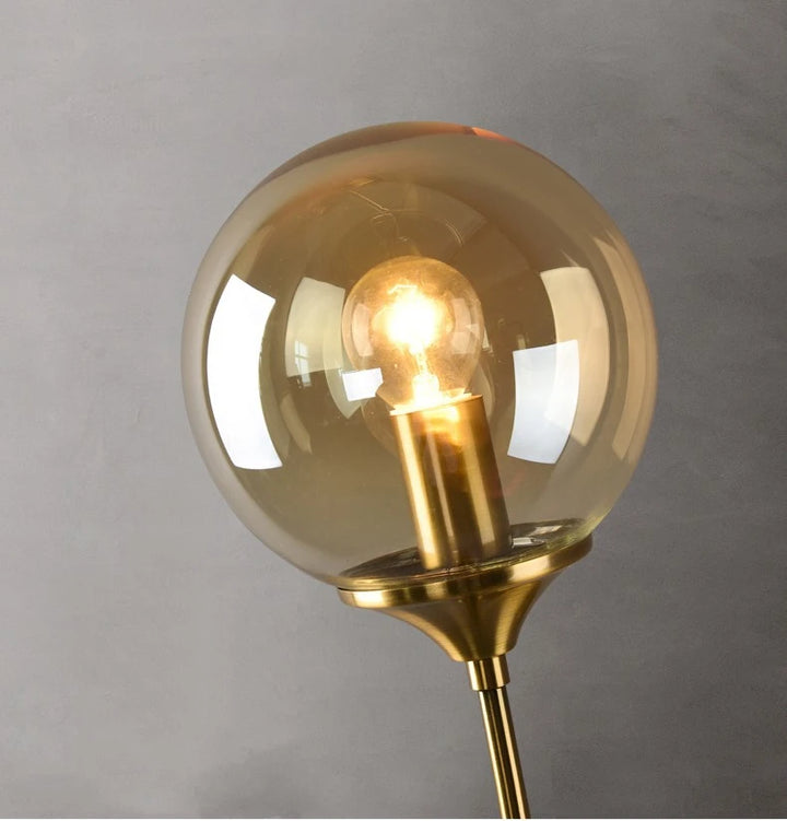 Noordse goudkleurige glazen wandlamp