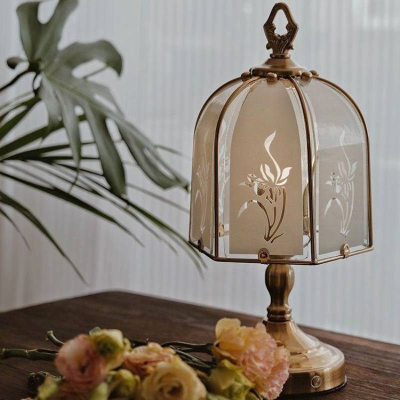 Orchid_Glass_Table_Lamp_03
