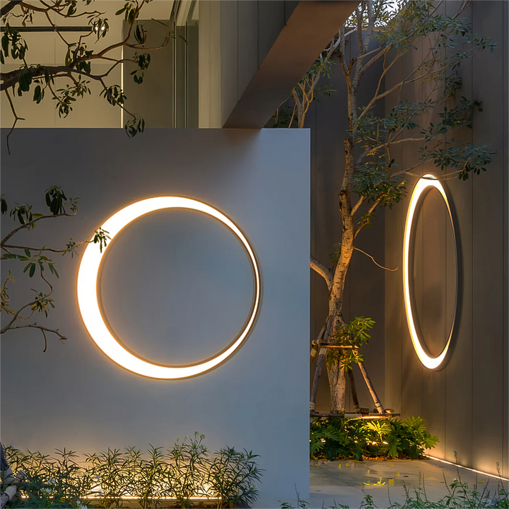 Outdoor Crescent Wall Light 3