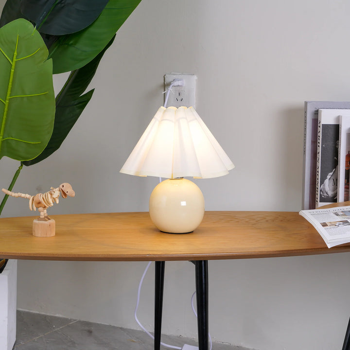 Plaid Pleated Desk Lamp-5
