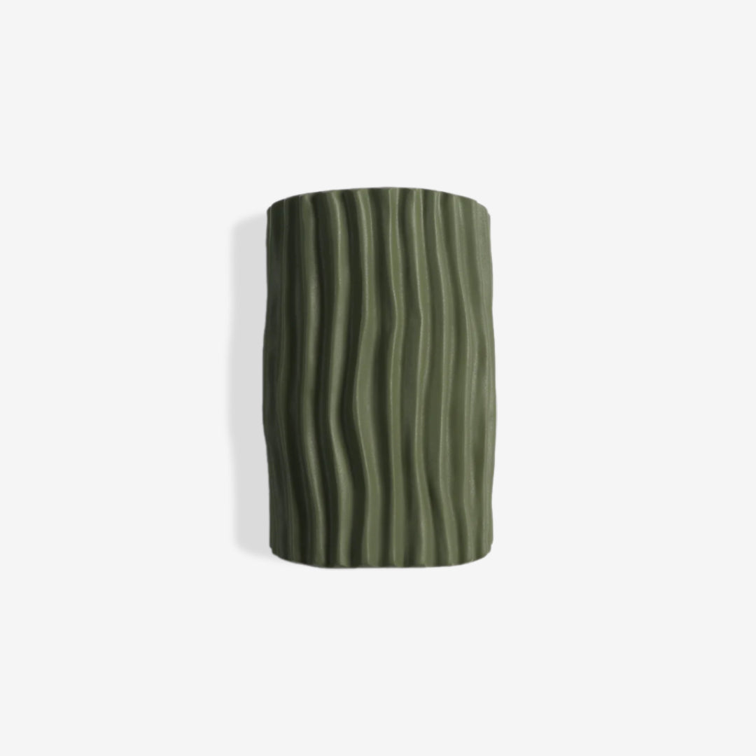 Pleated_Resin_Wall_Lamp_01