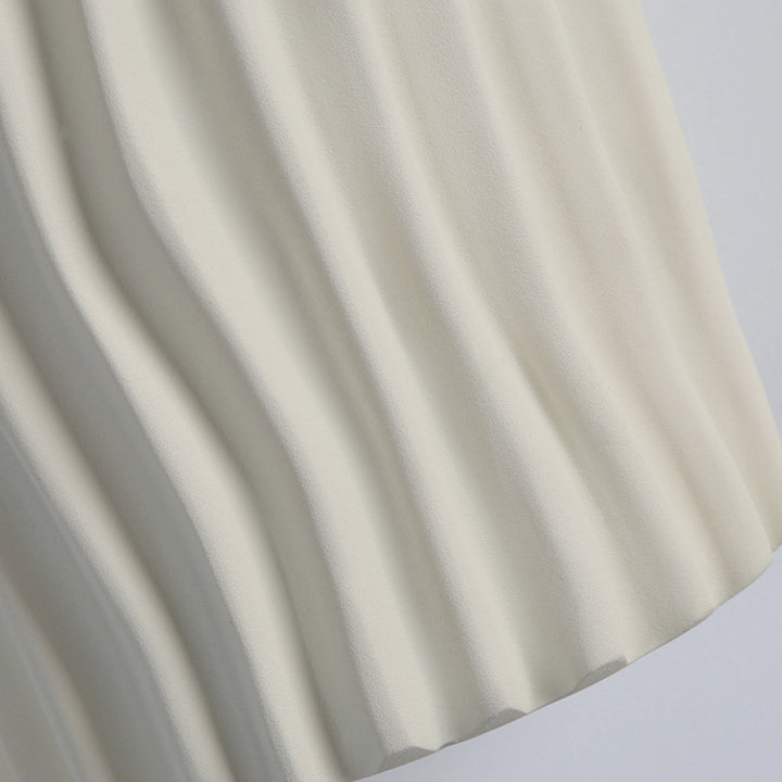 Pleated_Resin_Wall_Lamp_08