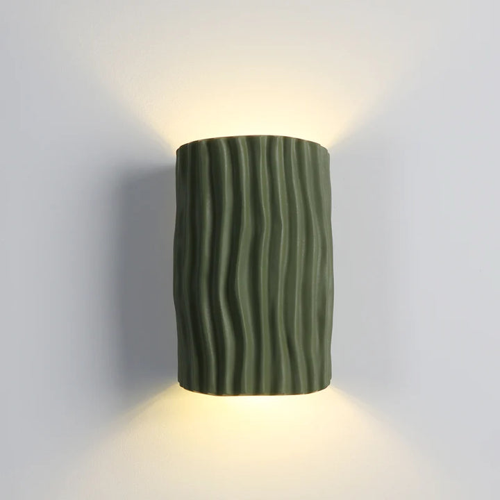 Pleated_Resin_Wall_Lamp_11