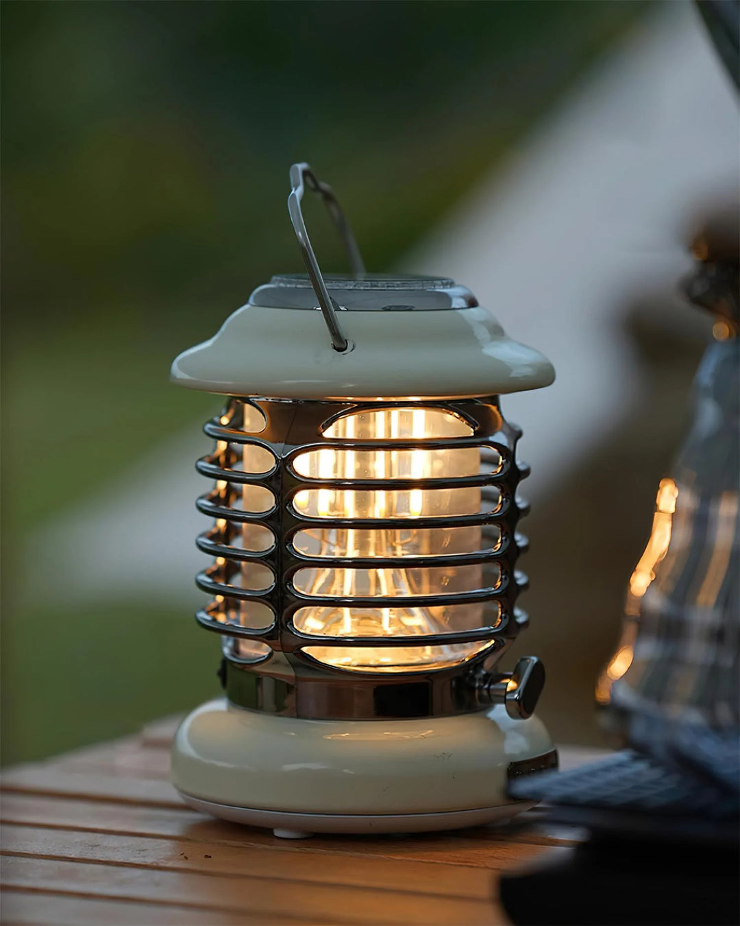 Portable_Metal_Table_Lamps_3