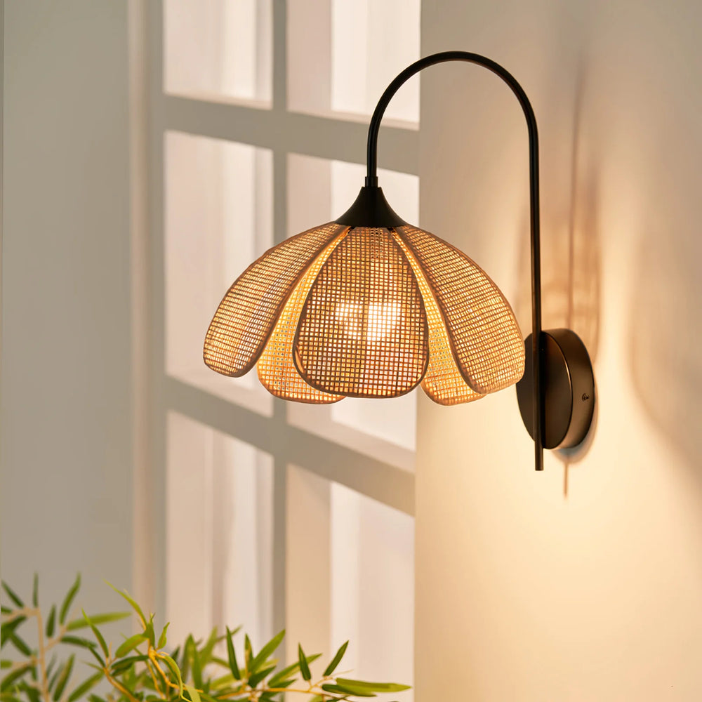 Retro Rattan Wall Lamp 1