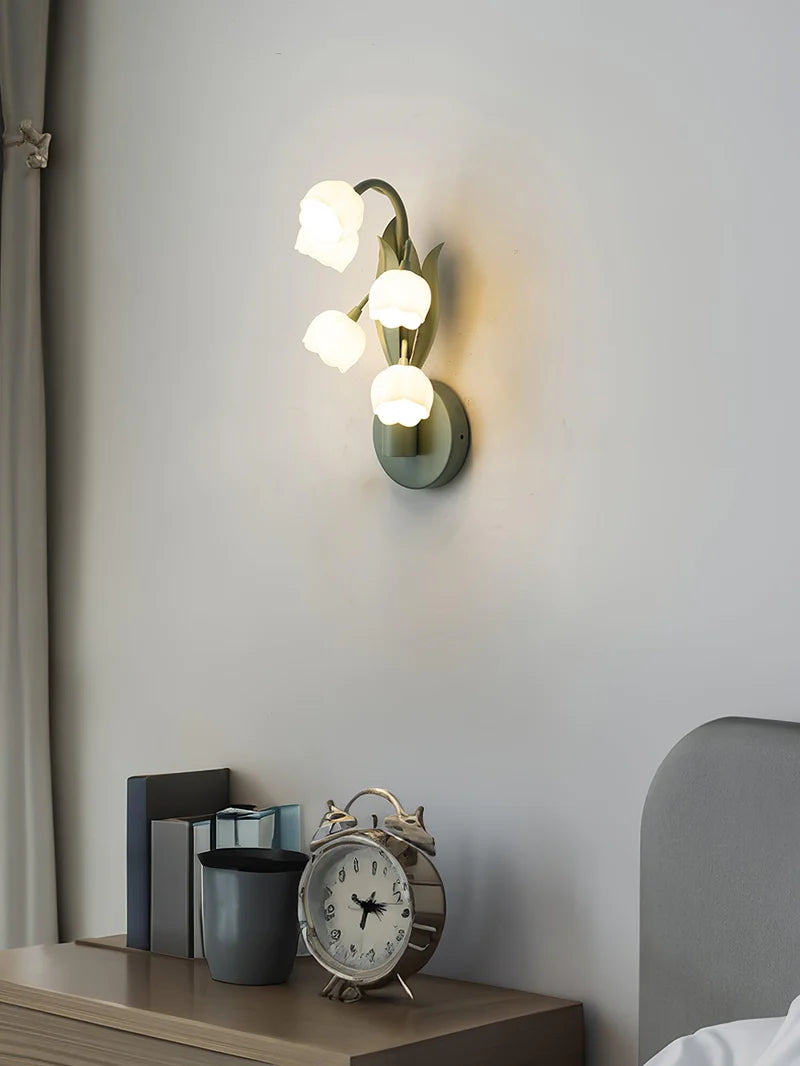 Retro_Valley_Lily_Wall_Lamp_11