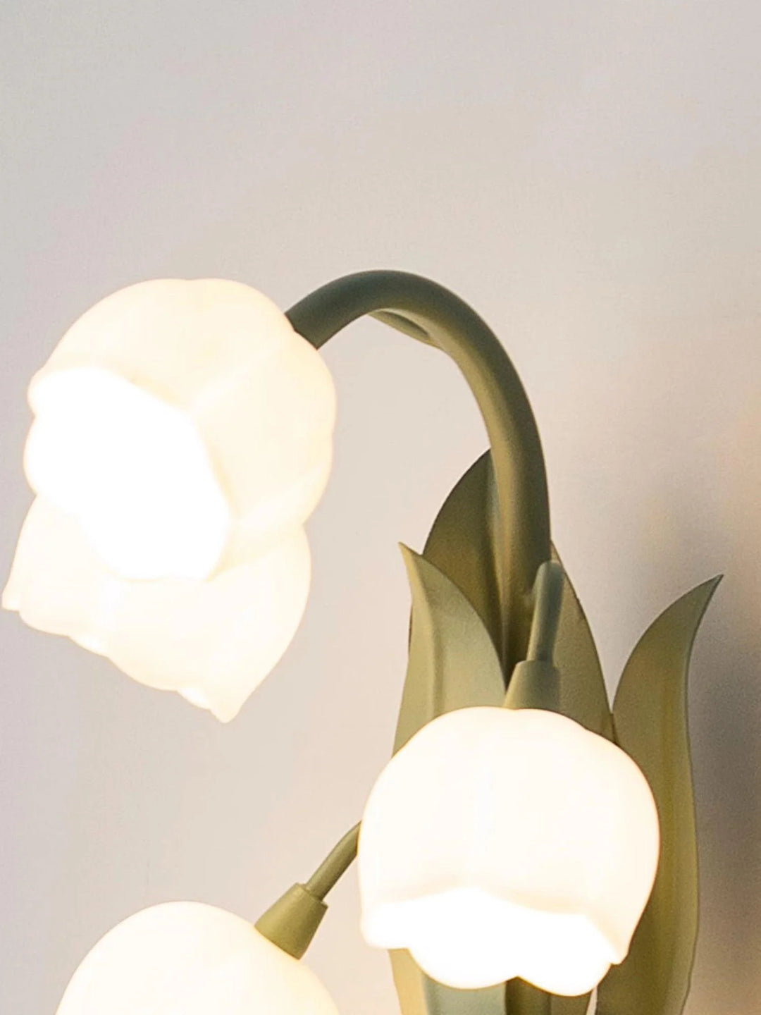 Retro_Valley_Lily_Wall_Lamp_6