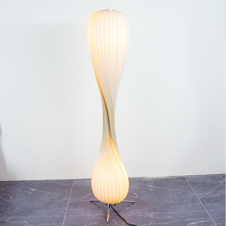 Rolled_Edge_Floor_Lamp_A_2