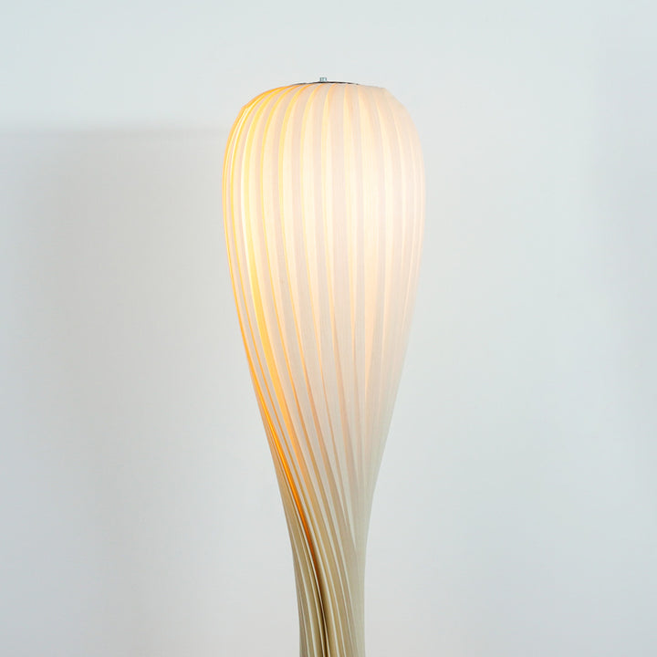 Rolled_Edge_Floor_Lamp_A_3