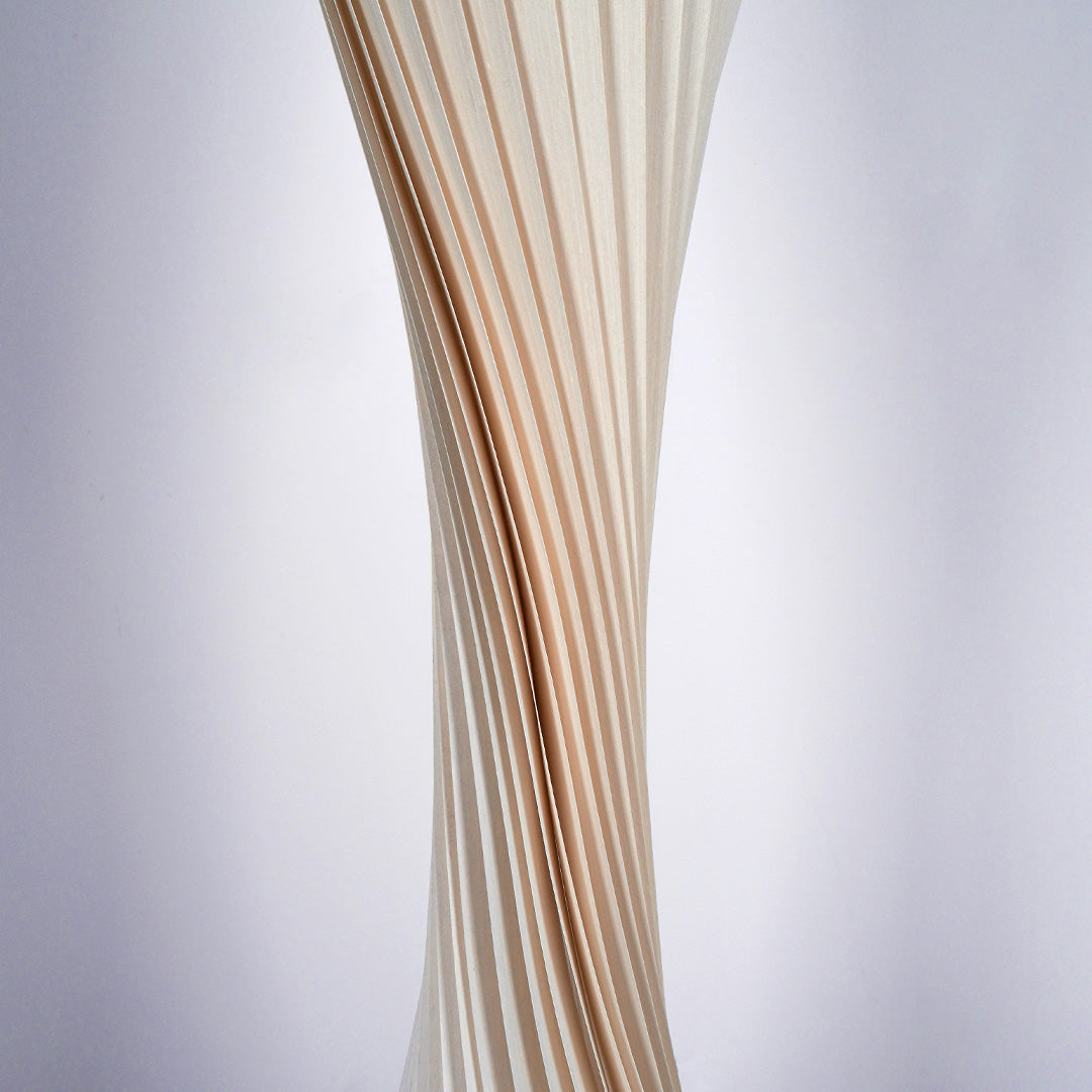 Rolled_Edge_Floor_Lamp_A_4