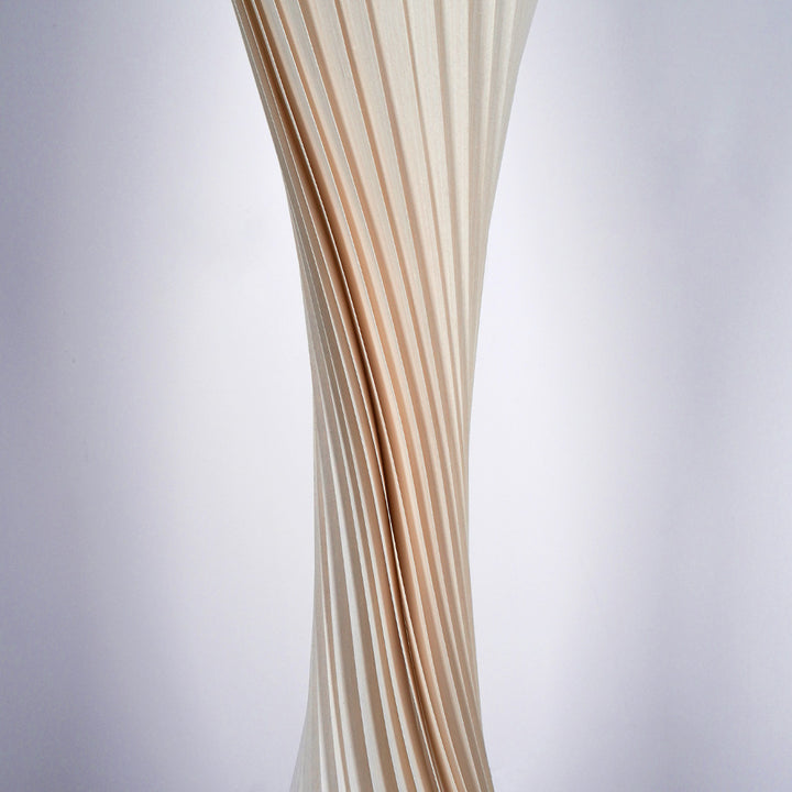 Rolled_Edge_Floor_Lamp_A_4