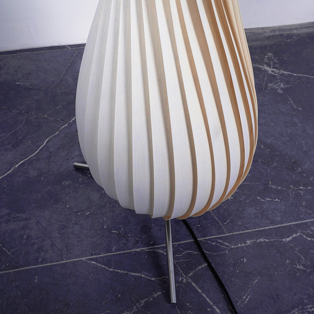 Rolled_Edge_Floor_Lamp_A_5