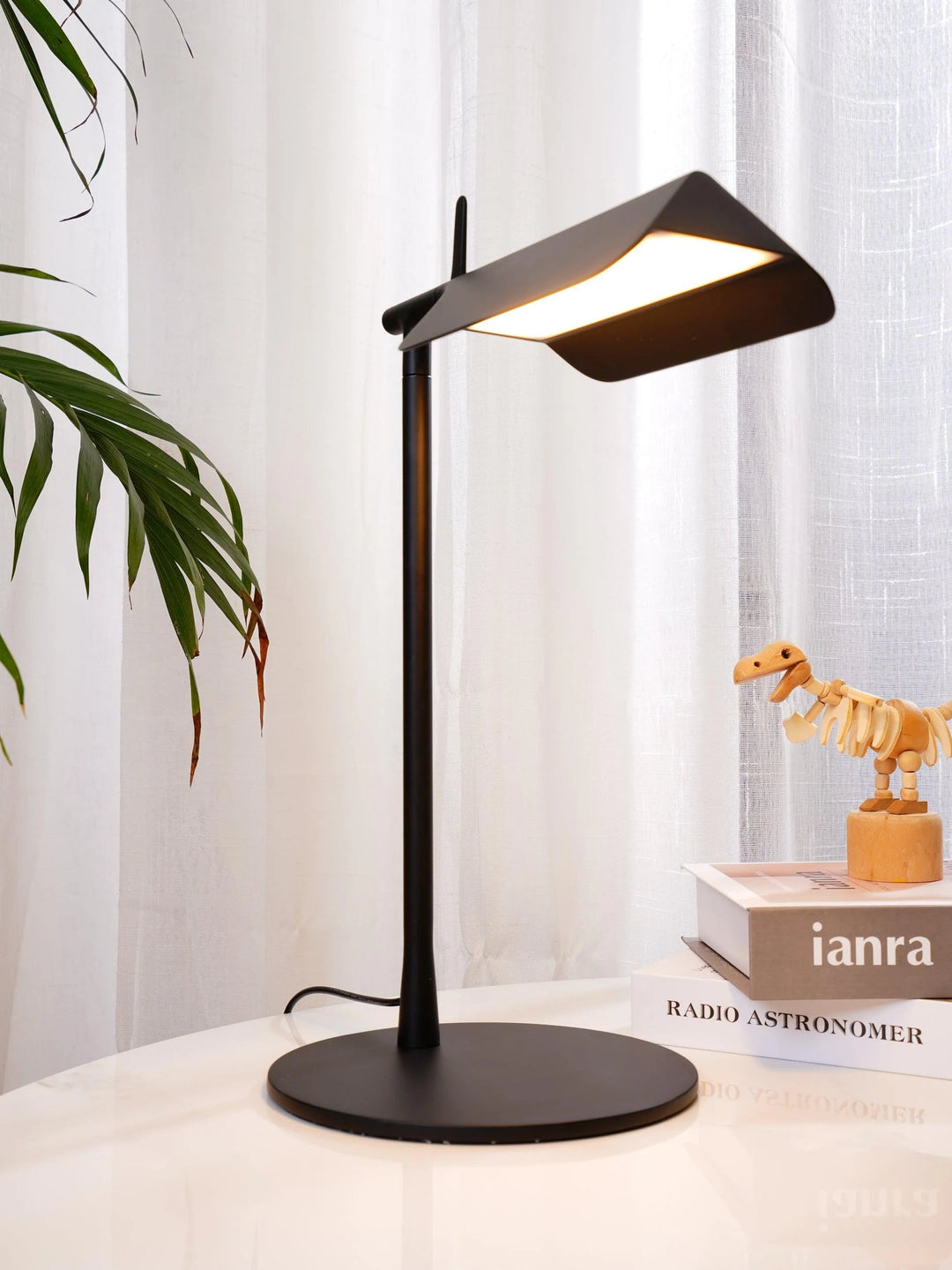 Simple_Bedroom_Bedside_Lamp-3