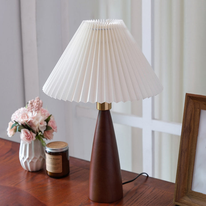Simple Pleated Table Lamp