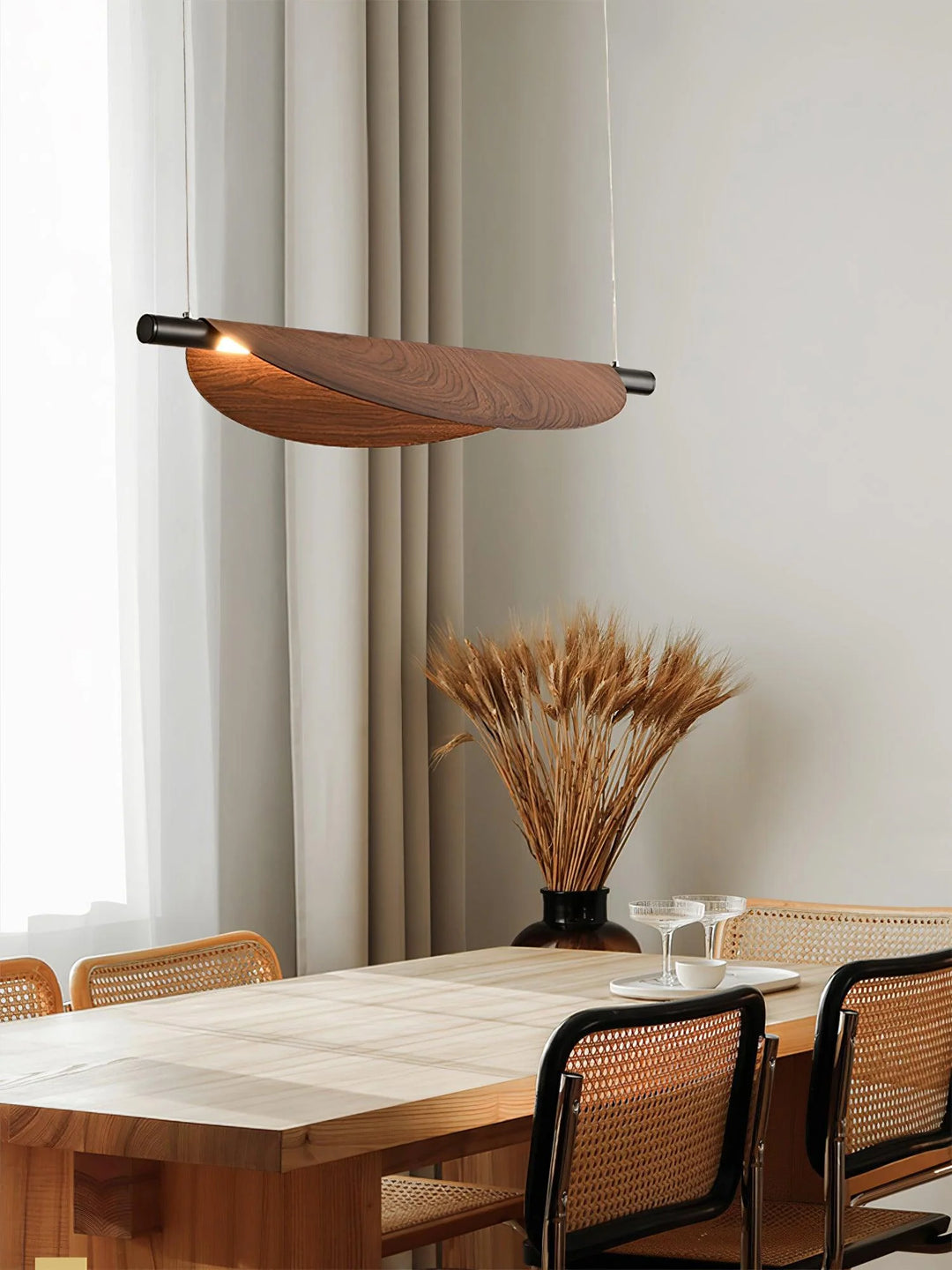 Sleek Board Pendant Lamp 2