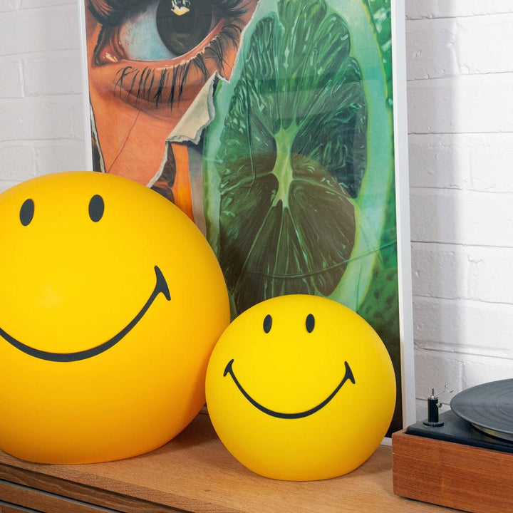 Smiling Face Table Lamp-11