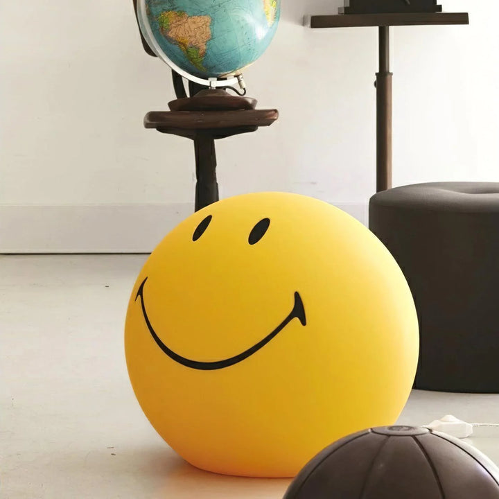 Smiling Face Table Lamp-12