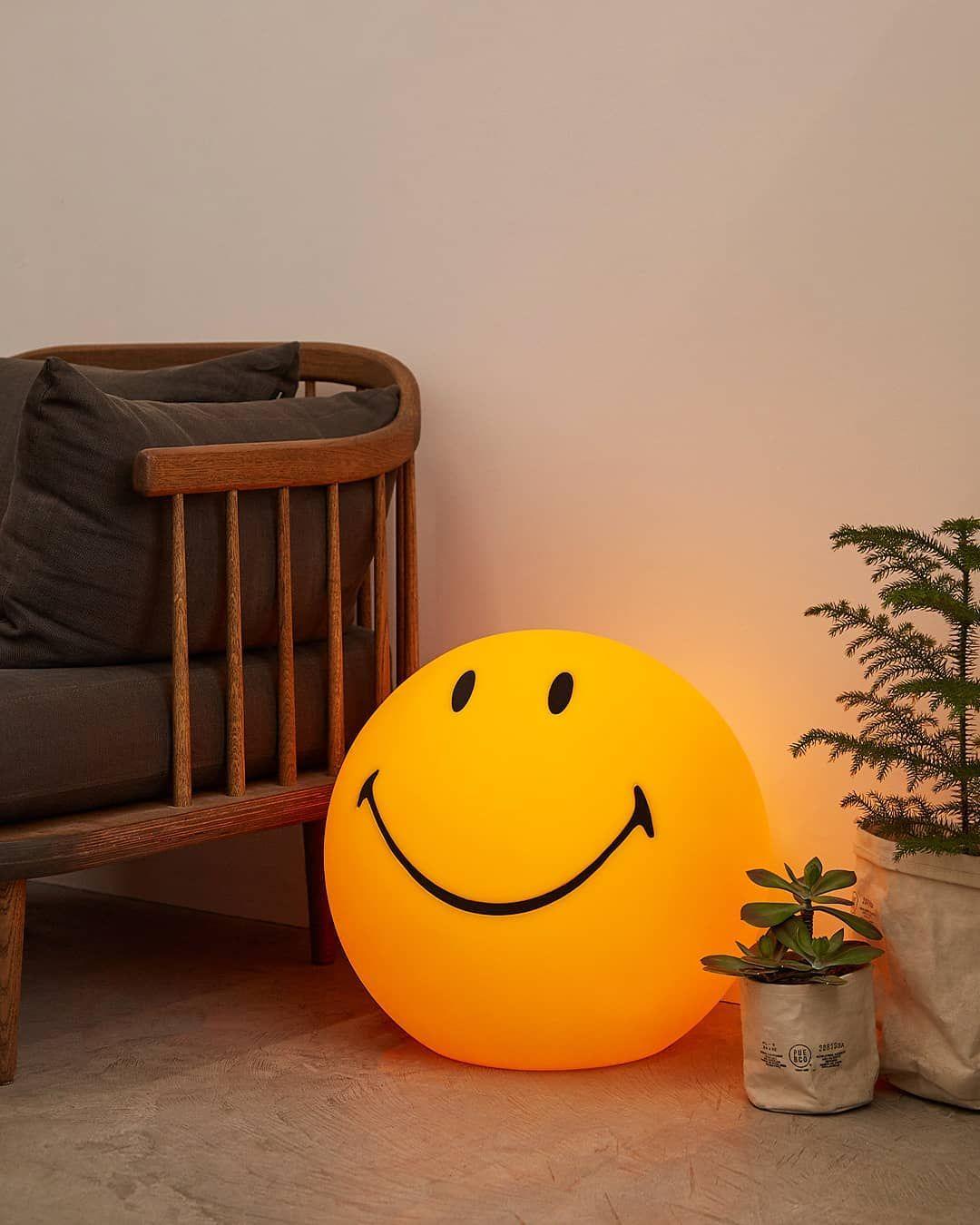 Smiling Face Table Lamp-27